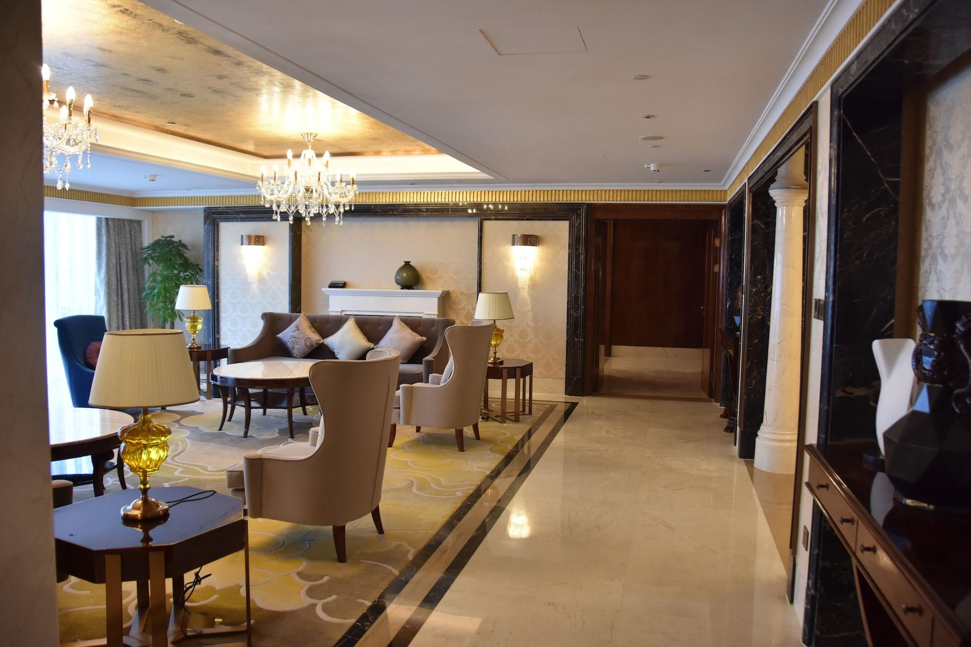 Hilton Wuhan Yangtze Riverside Zewnętrze zdjęcie