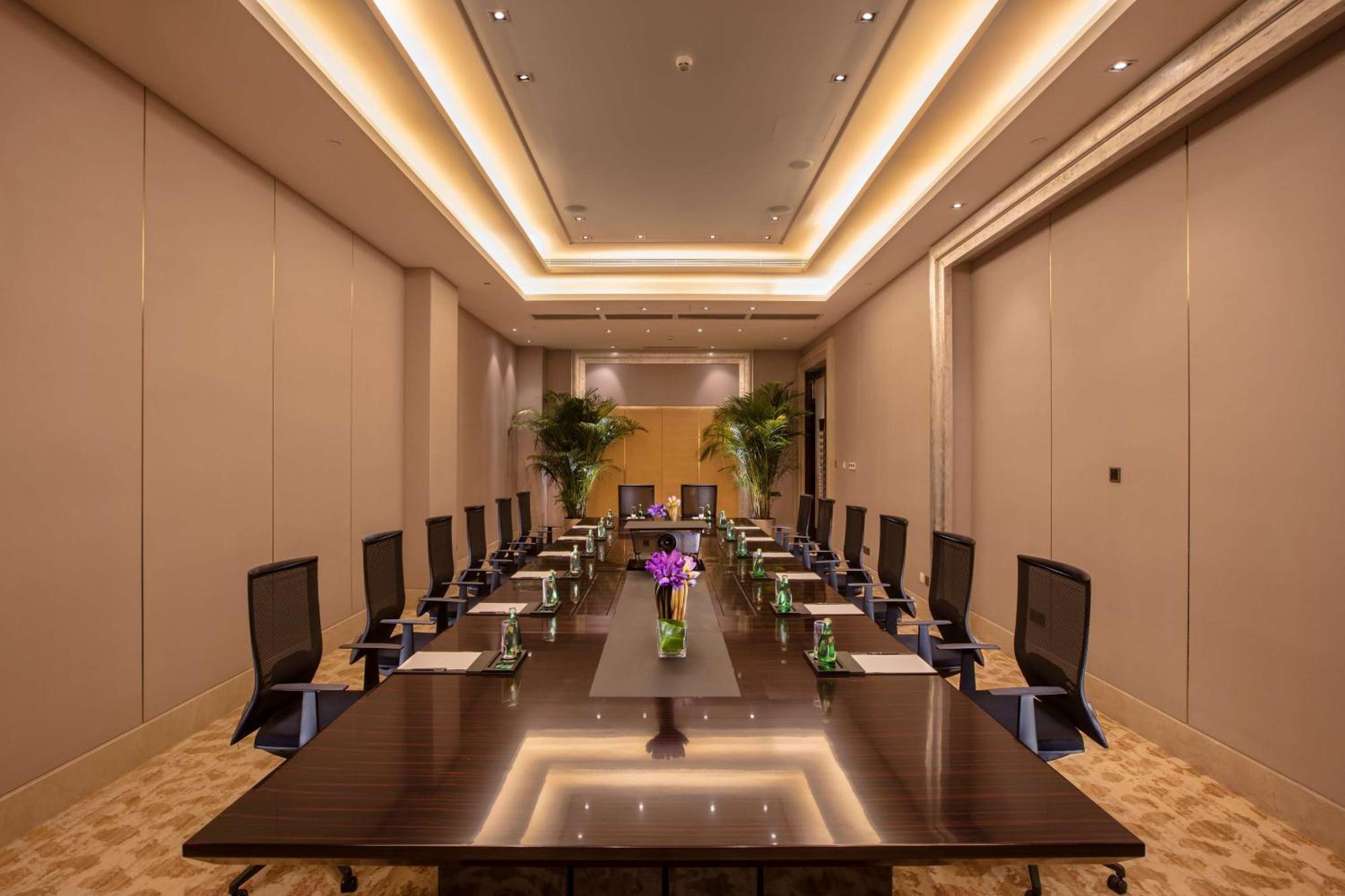 Hilton Wuhan Yangtze Riverside Zewnętrze zdjęcie