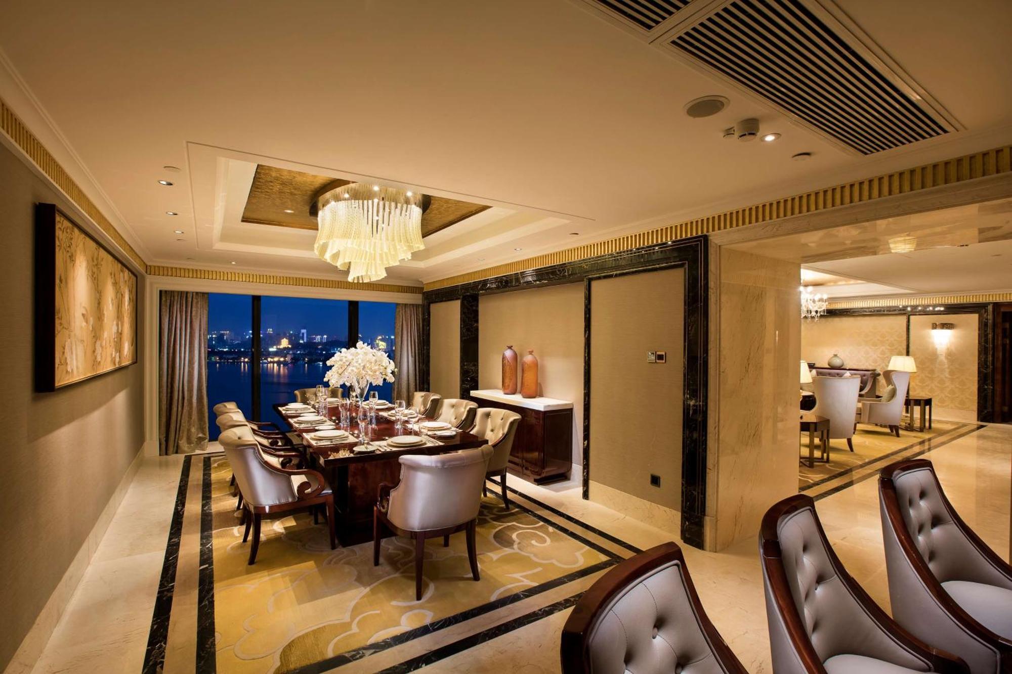 Hilton Wuhan Yangtze Riverside Zewnętrze zdjęcie
