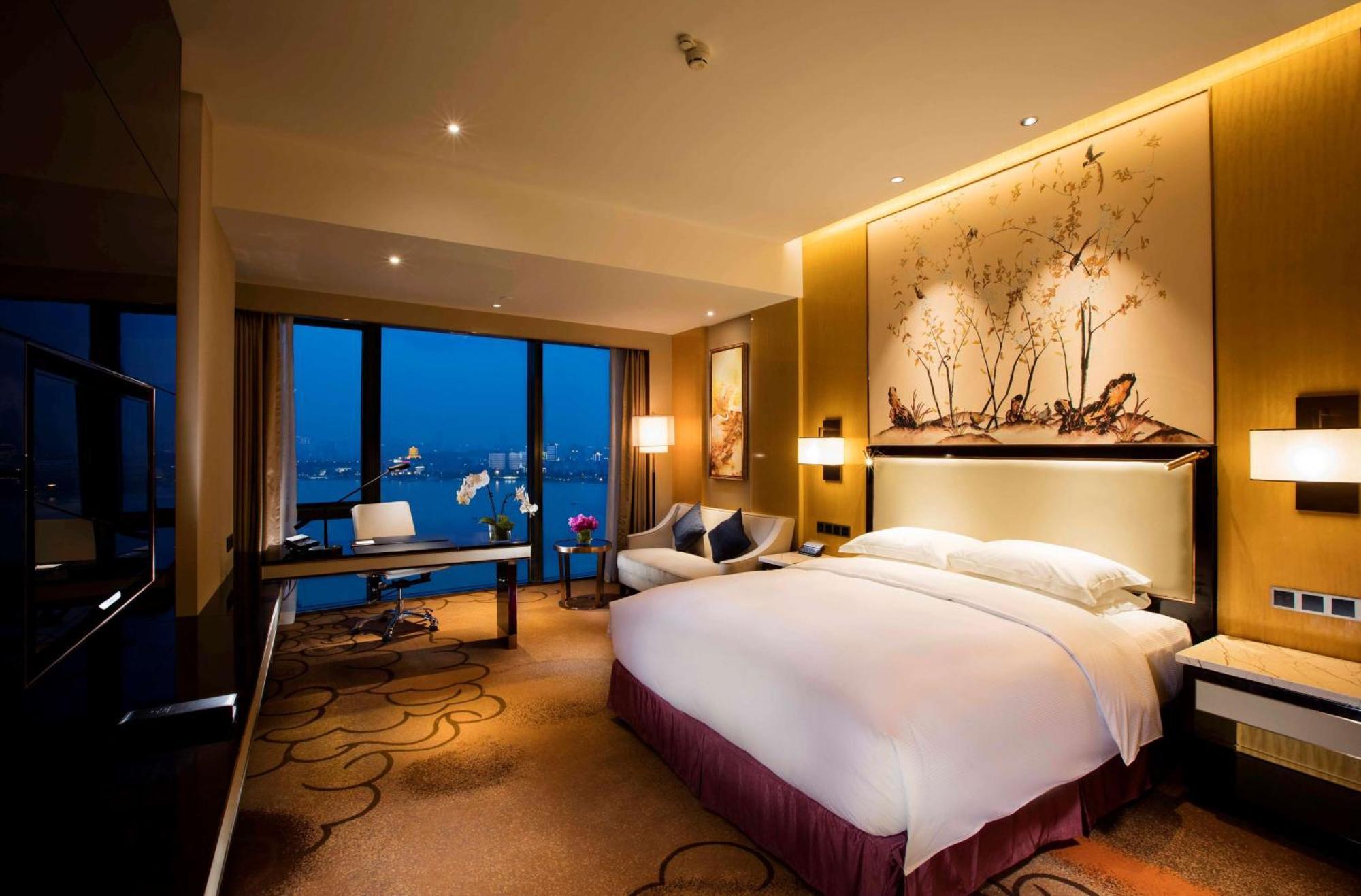 Hilton Wuhan Yangtze Riverside Zewnętrze zdjęcie
