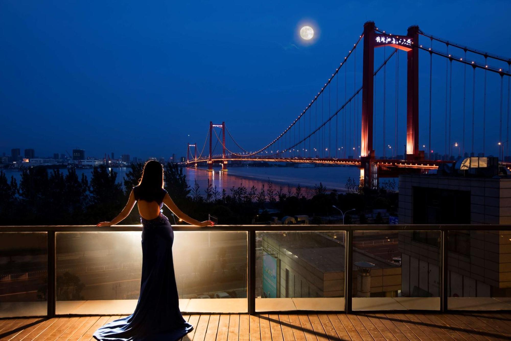Hilton Wuhan Yangtze Riverside Zewnętrze zdjęcie