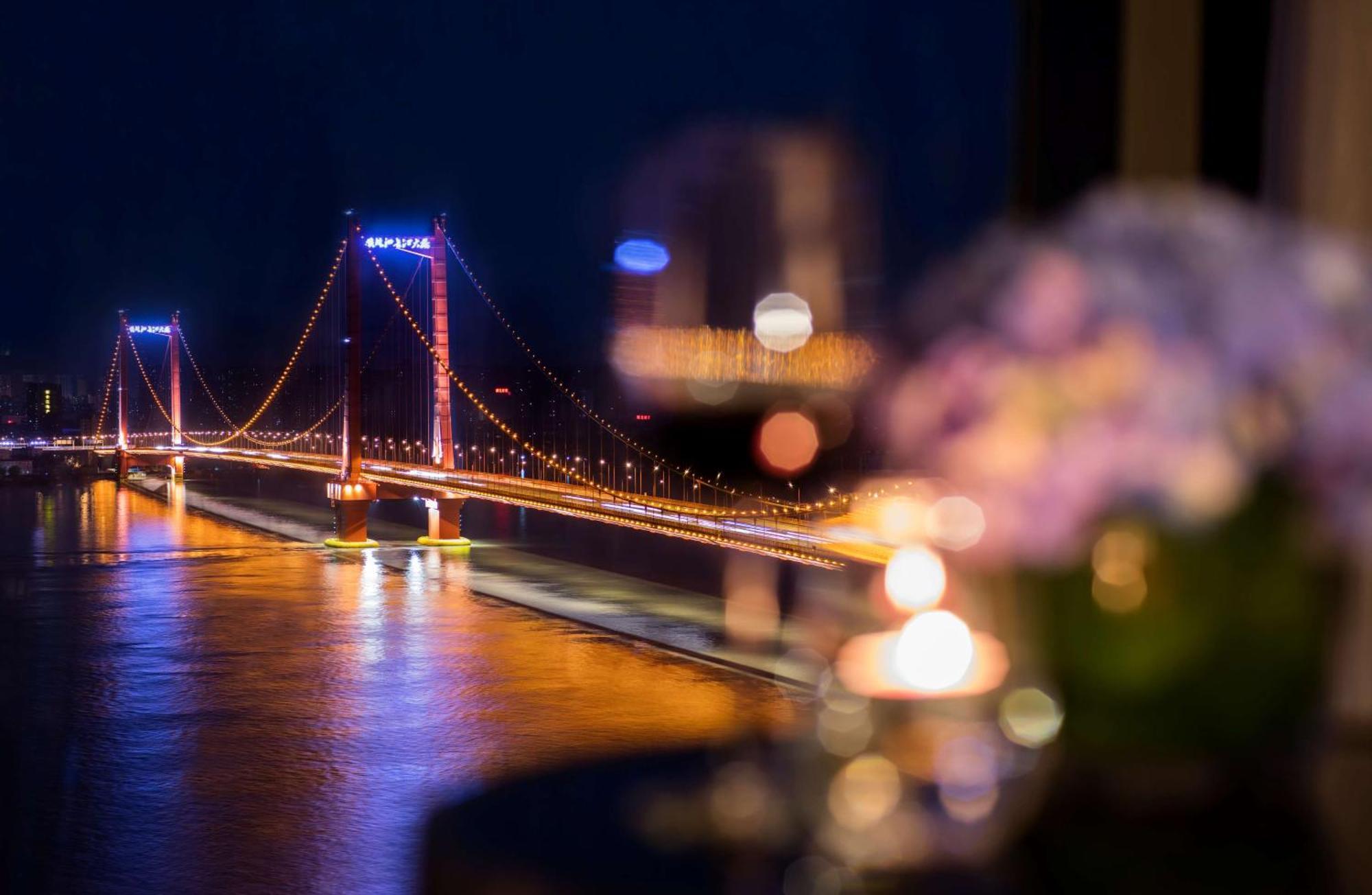 Hilton Wuhan Yangtze Riverside Zewnętrze zdjęcie