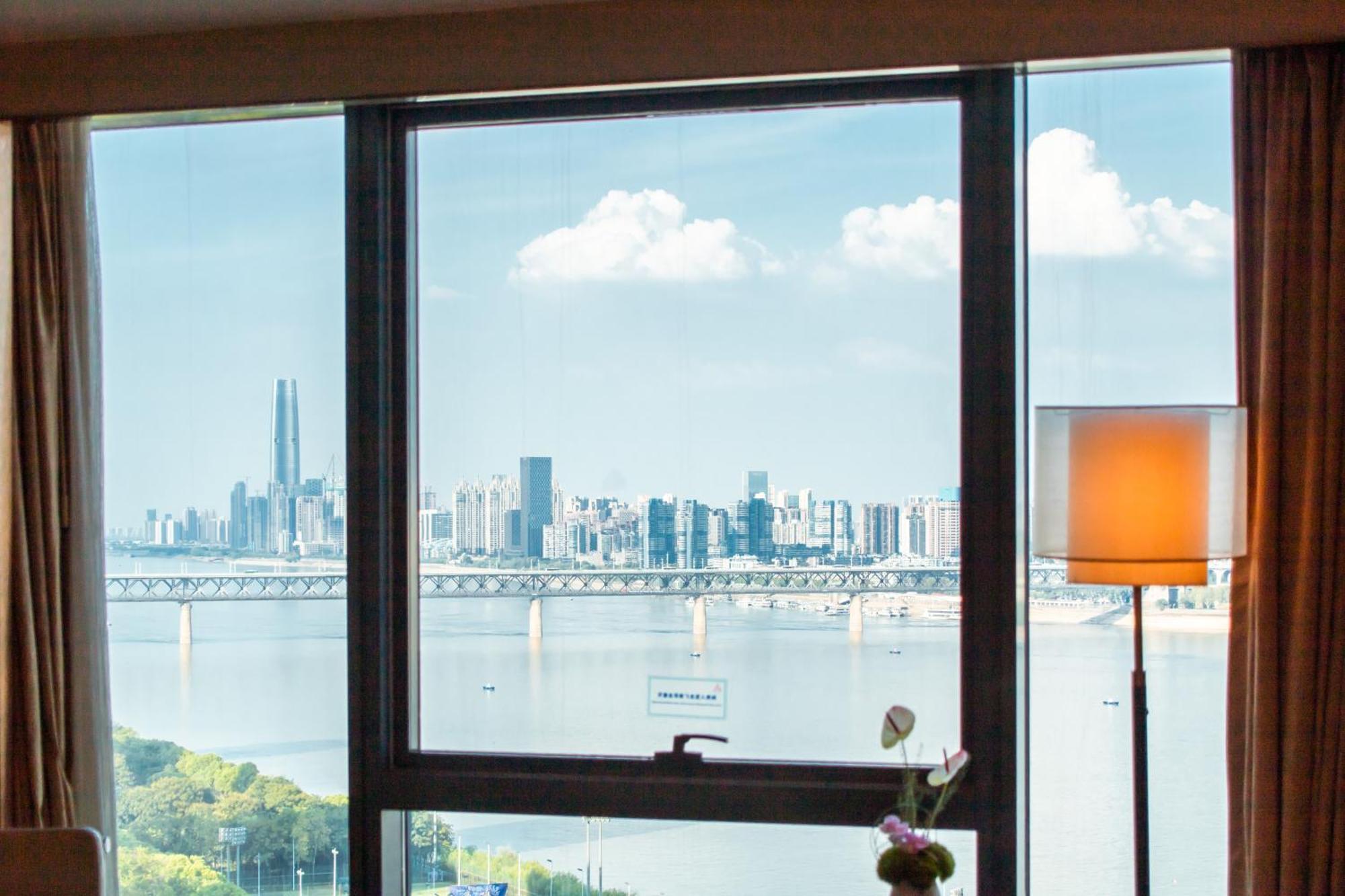 Hilton Wuhan Yangtze Riverside Zewnętrze zdjęcie